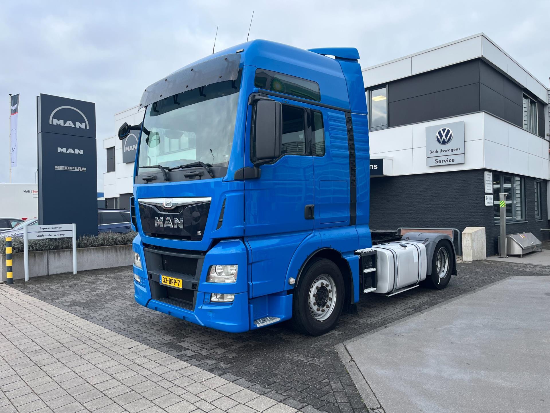 MAN TGX 18.446 4x2 BLS XXL trekker, 2 bedden, koelkast, 1160L diesel, 3D spoiler, , wb 3600