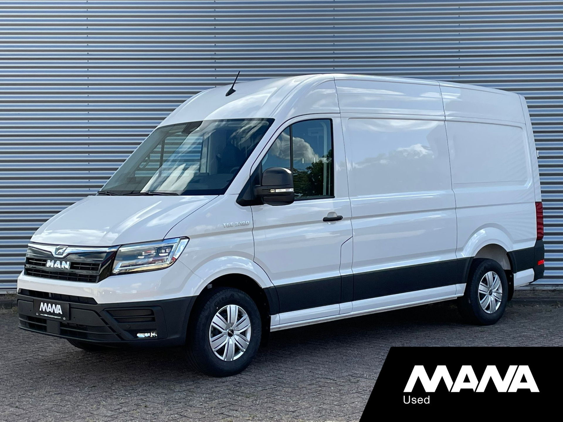 3.180 177PK L3H3 FACELIFT Led Stuurverwarming Camera Carplay LUXE