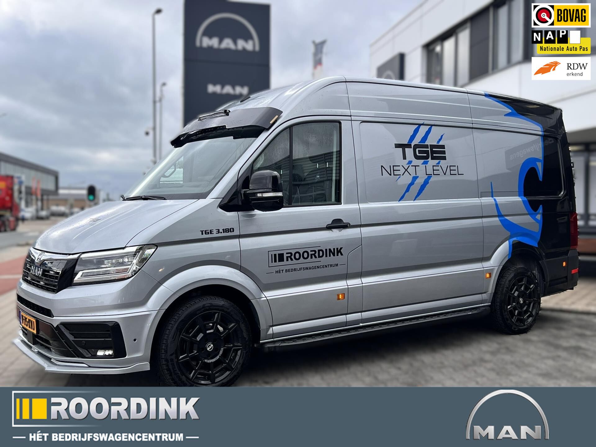 MAN TGE 3.180 L3H3 Demo !! Dikke uitvoering. Leren bekleding, 19" LMV, Sidesteps, Flitsers, Dominator zonneklep Lazer Ledbak etc.