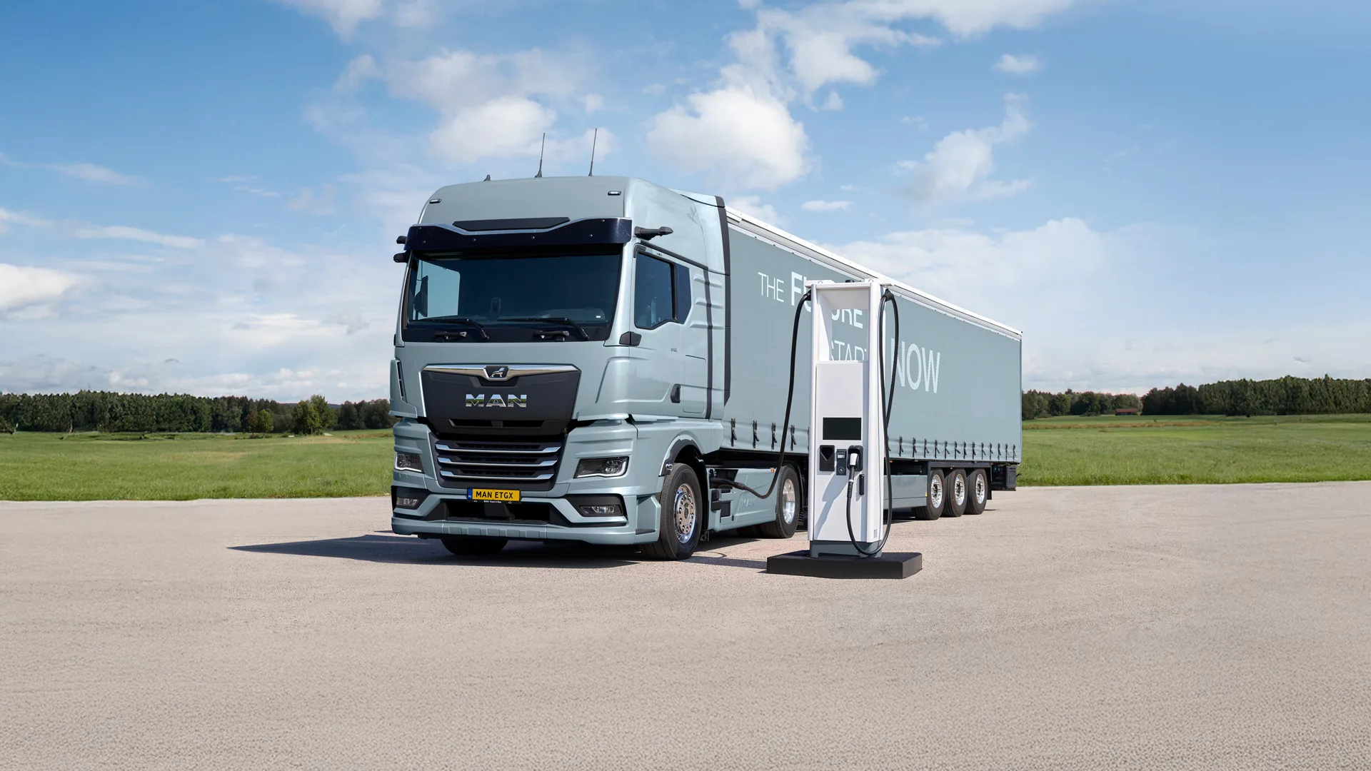 <p>Eigen laadpaal voor vrachtwagens</p>